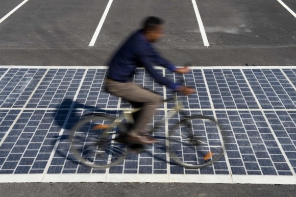 Solární silnice budou ve Francii vyrábět čistou elektřinu. foto: COLAS