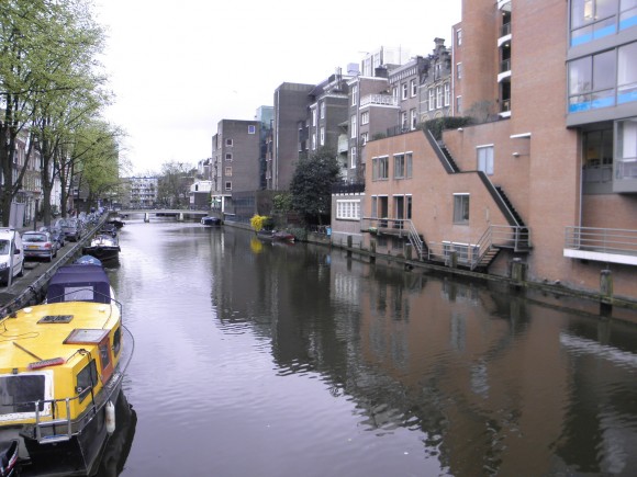 Město posazené na vodě, Amsterdam, odchází s hodnocením "D". Pořád je ale lepší, než stověžatá a smogem se dusící Praha.Zdroj: Radomír Dohnal