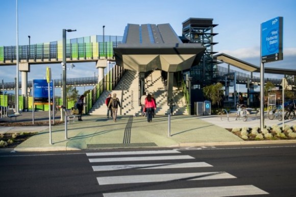 Prvních pět železničních stanic ve státě Victoria doznalo vítaných změn, další zastávky prý budou následovat. Zdroj: Reneweconomy