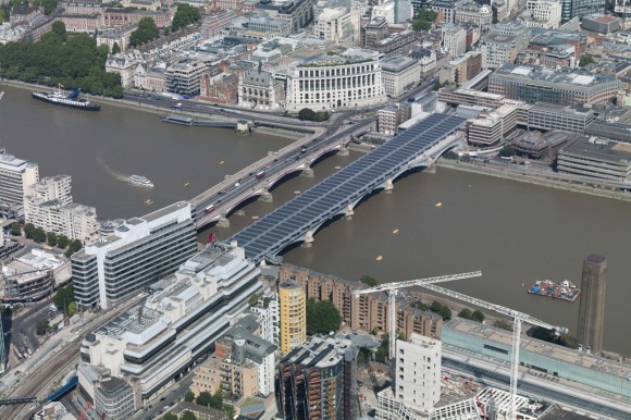 „Most Blackfriars může sloužit jako vynikající inspirace pro železniční podniky po celém světě.“ Zdroj: Network Rail