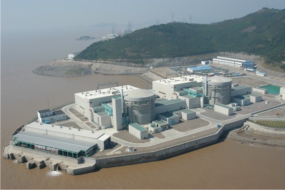 Jaderná elektrárna Če-ťiang. foto: Atomic Energy of Canada Limited, licence Public Domain