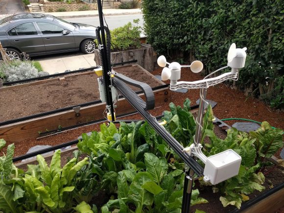 „Robotický zahradník zastane drtivou většinu pracovních úkonů.“ Zdroj: FarmBot 