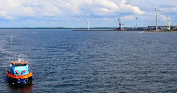 "Pokud se zařízení u Pori Tahkoluoto osvědčí, Finsko zvažuje zavedení větrných elektráren." Zdroj: CleanTechnica.com