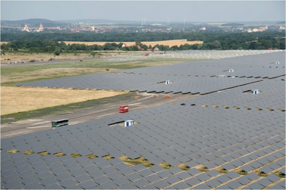 Solární elektrárna společnosti Juwi ve městě Brandis v Německu. foto: JUWI Group, licence Creative Commons Attribution-Share Alike 3.0 Unported