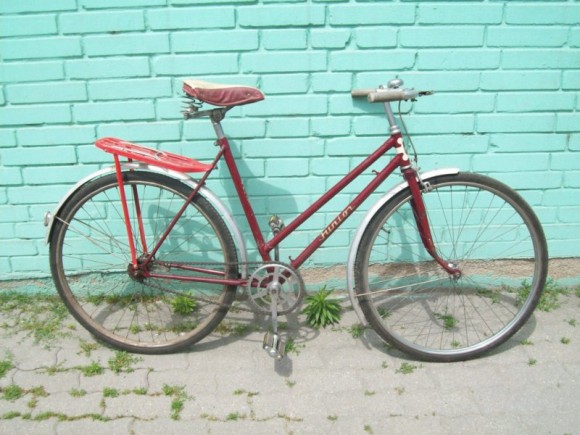 „Otázkou zůstává, jak se drtivá většina autem jedoucích Francouzů vyrovná s cyklisty ve městech.“ Zdroj: Besip.cz 