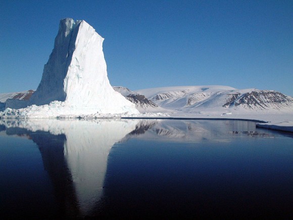 Ilustrační foto: Ledovec v Baffin Bay Grónsko. Zdroj: en.wikipedia.org, licence public domain, autor Tech. Sgt. Dan Rea, U.S. Air Force