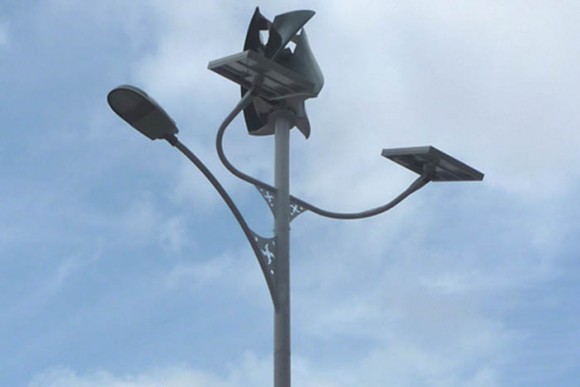 „Jen vítr a slunce postačí autonomním lampám a semaforům z UPC ke svícení.“ Zdroj: UPC.edu