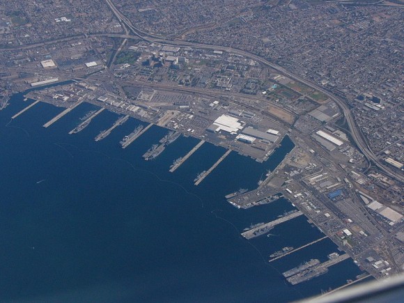 „Námořní základna v San Diegu si bude muset na solární zázemí ještě chvilku počkat.“ Zdroj: Workman/Wikipedia.org/ CC BY-SA 3.0