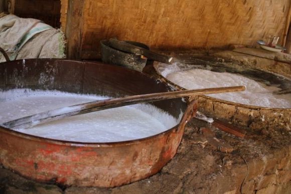 „Čistá energie, méně znečištěné vody, úspora na penězích i palivovém dřevu. Bioplynky z tofu-odpadů jsou prostě výhra.“ Zdroj: CC BY-NC 2.0 candice&jarrett