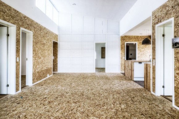 Bydlet v domě z recyklovaných materiálů neznamená zříci se pohodlí. foto: Lendarger Arkitekter