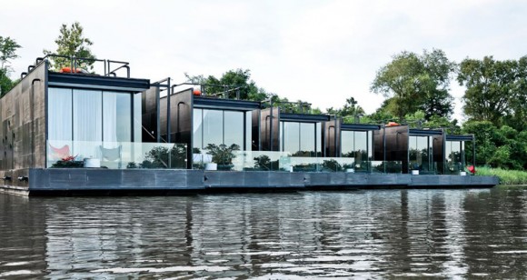 „Kotvené struktury X-Float umožňují nerušený luxusní pobyt v divoké přírodě.“ Zdroj: Agaglio Studio 