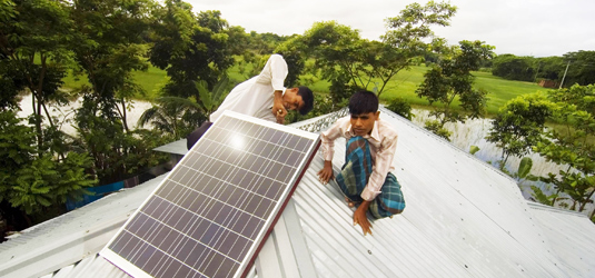Solární panely pomohou v Bangladéši k elektřině statisícům lidí, foto: www.idcol.org
