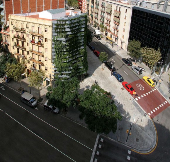 Takhle vypadá nová vertikální zahrada uprostřed města z ptačí perspektivy, Zdroj: domusweb.it