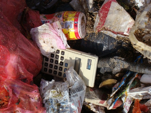 Elektroodpad v komunálním odpadu - kam nepatří, foto: REMA Systém