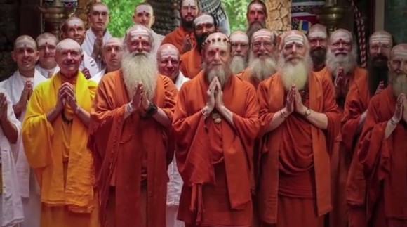 Hinduističtí mnichové na Havaji v klášteře Kadavul. foto: Kauai's Hindu Monastery