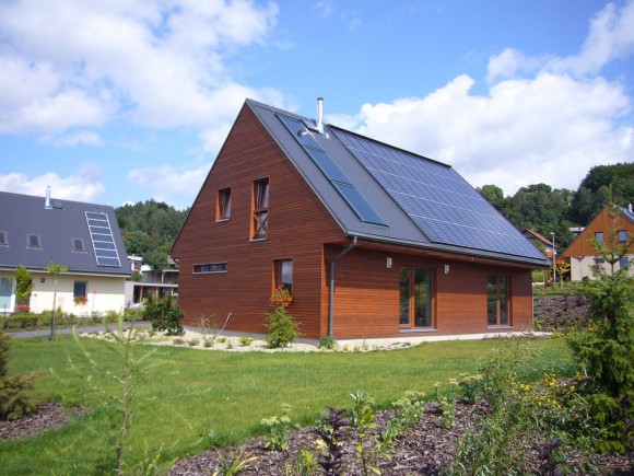Pasivní dům využívající solární kolektory a fotovoltaickou elektrárnu, foto: Centrum pasivního domu