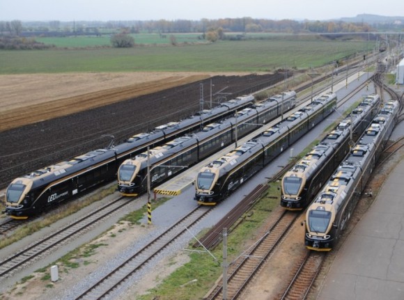 Signalizační zařízení podél tratě by se mohly stát energeticky nezávislé, a generovat elektřinu jen z průjezdu vlaků. Zdroj: LEO Express