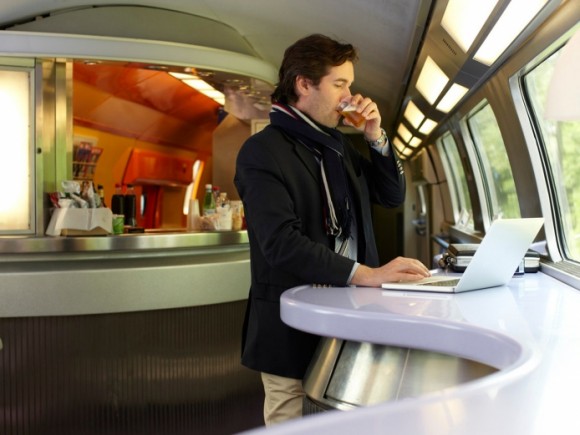 Nově zařízené rychlovlaky na příměstských linkách kolem Paříže nabídnou cestujícím veškeré pohodlí, foto: SNCF