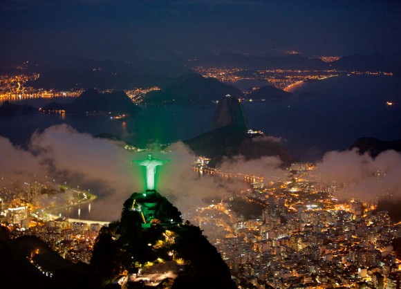 Socha Ježíše Krista v brazilském Rio de Jaineru má osvětlení technologií LED, foto: Siemens
