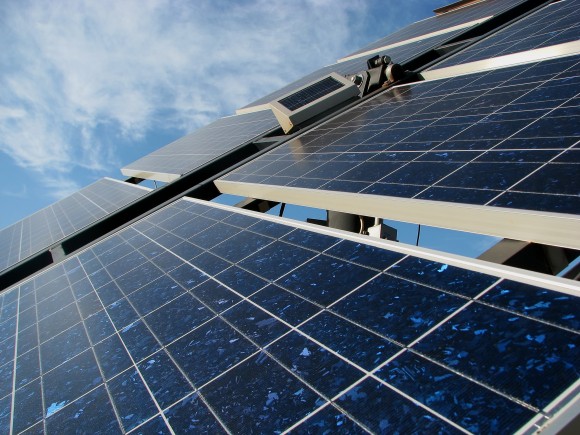 Čína doslova válacuej světové trhy s fotovoltaikou, už teď dodává polovinu solárních panelů. foto: dynamix/sxc.hu
