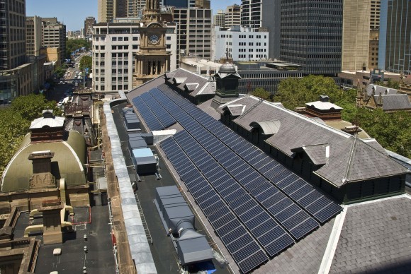 Radnice města Sydney je pokryta solárními panely o celkovém výkonu 48 kW. foto: NSW Public Works