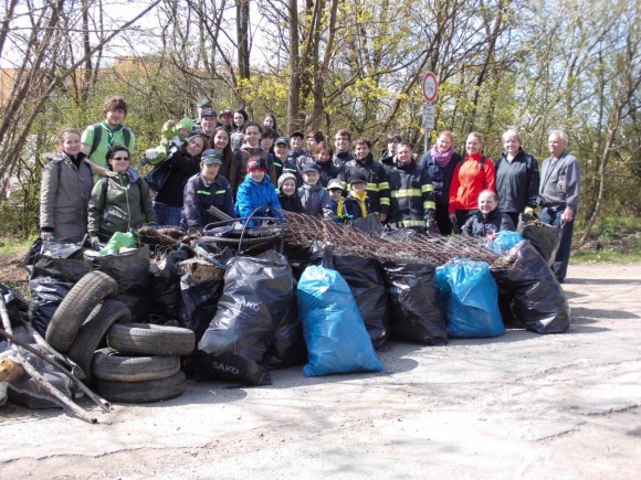 V roce 2015 se největší české dobrovolnické akce zúčastnilo přes 52 000 dobrovolníků, kteří uklidili 1403 tun odpadu. Podaří se tato čísla letos překonat?