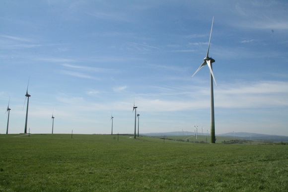 Větrné turbíny - farma v Krušných horách, foto: Monika Kolářová/Ekobydleni.eu