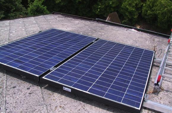 fotovoltaicke panely- ostrovní systém