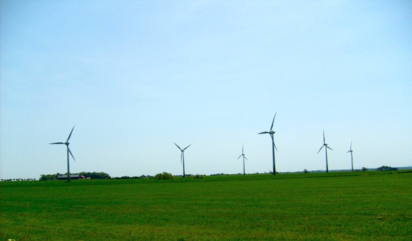větrné turbíny - větrná farma ve Švédsku