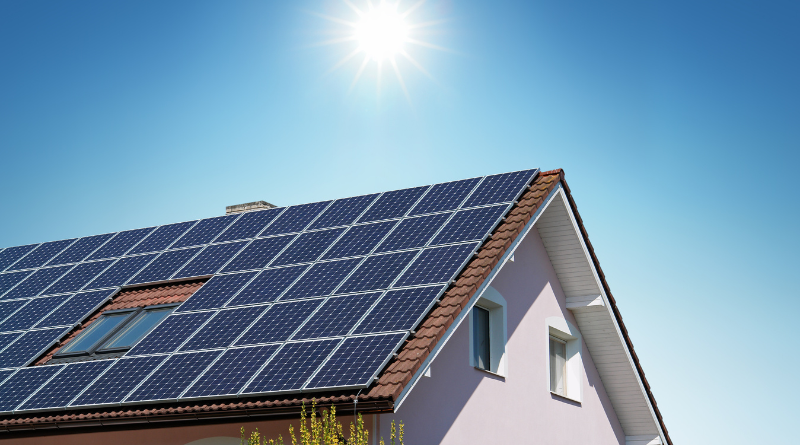 Baterie umožňují využít potenciál fotovoltaických elektráren na maximum. foto: Canva.com